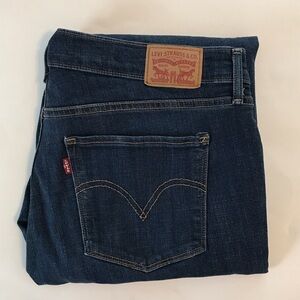 Levi's Classic Straight Jeans - Women’s Size 14 (32 x 30)